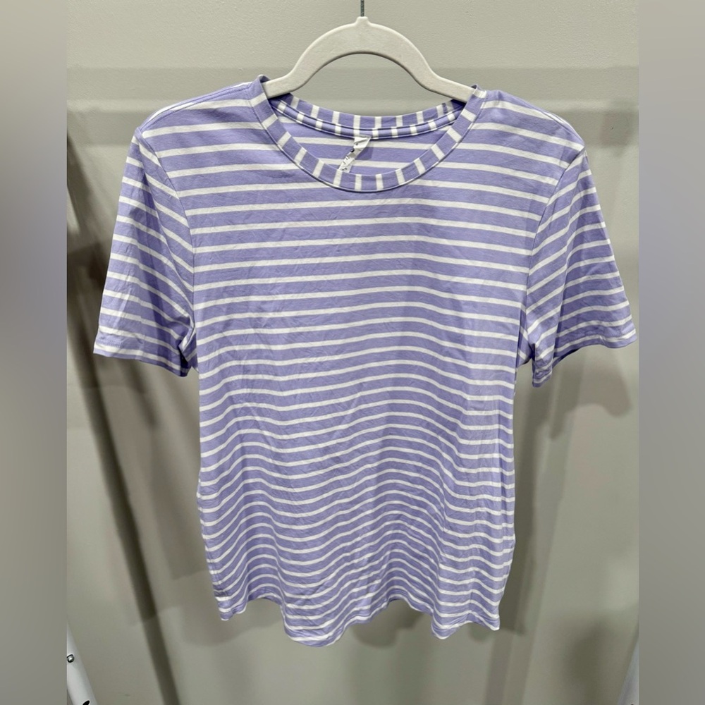 Lululemon Love Tshirt. 8